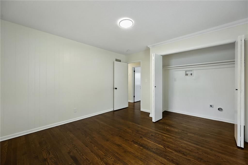 8001 Freeman Avenue — photo 15
