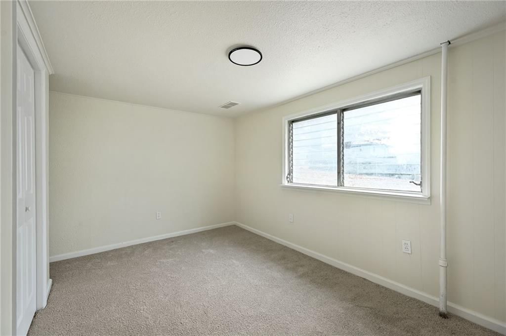 8001 Freeman Avenue — photo 20