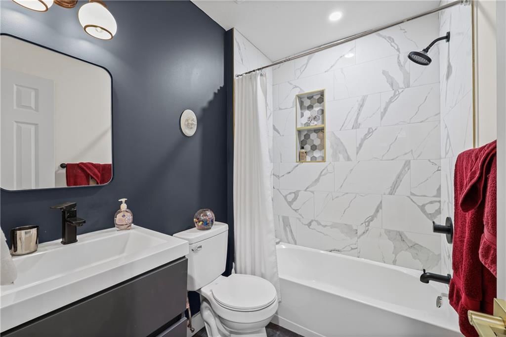 811 S Marion Avenue — photo 16