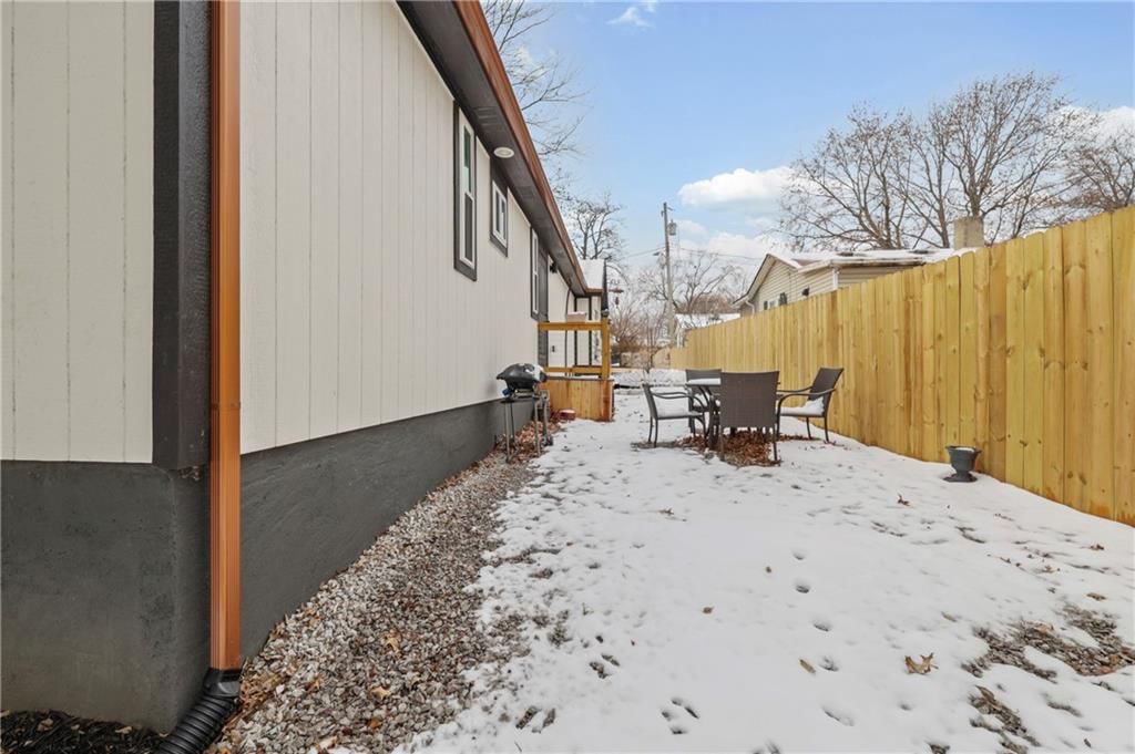 811 S Marion Avenue — photo 23