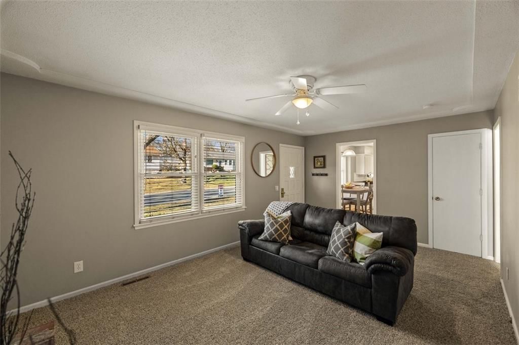 724 N Curtis Street — photo 6