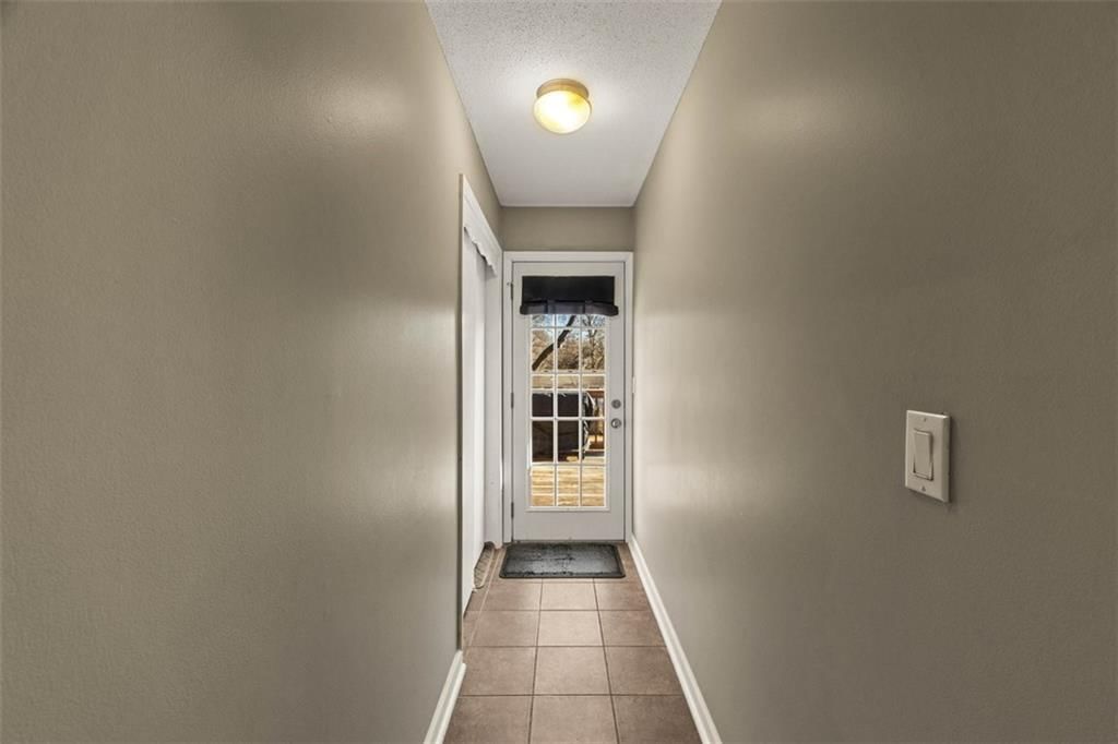 724 N Curtis Street — photo 15