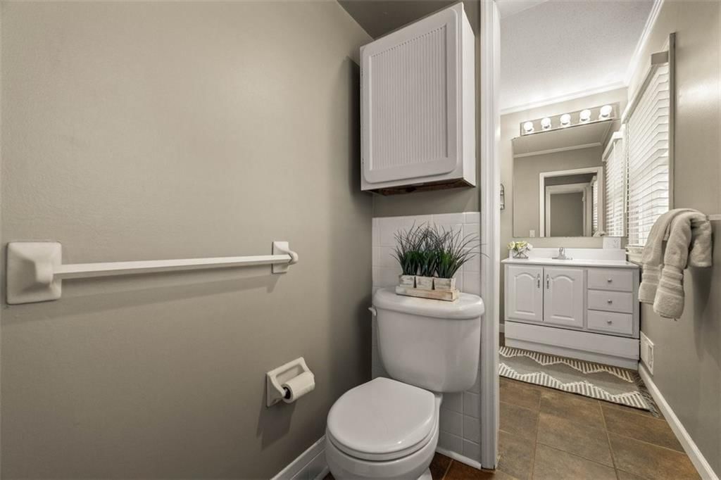724 N Curtis Street — photo 20