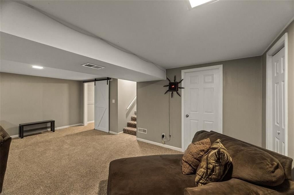 724 N Curtis Street — photo 25