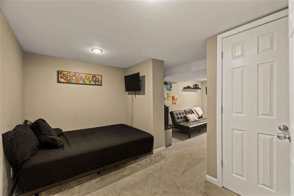 724 N Curtis Street — photo 31