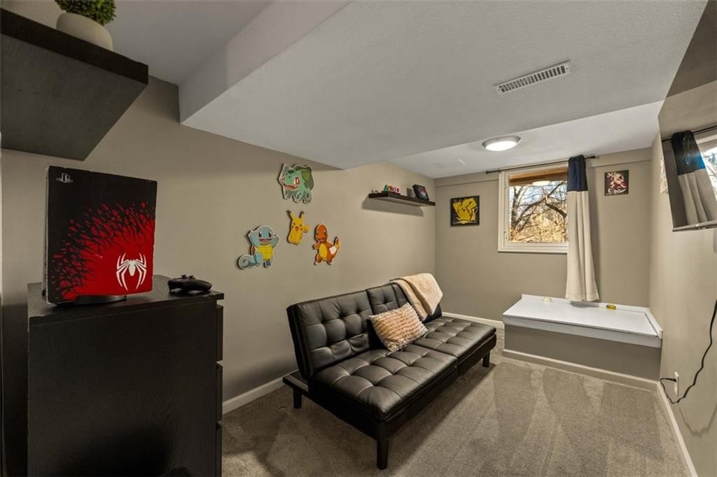 724 N Curtis Street — photo 32