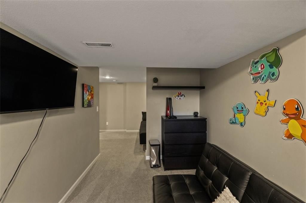 724 N Curtis Street — photo 33