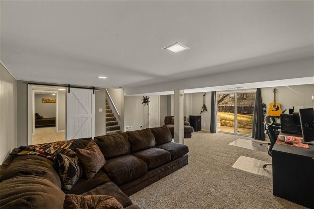 724 N Curtis Street — photo 43