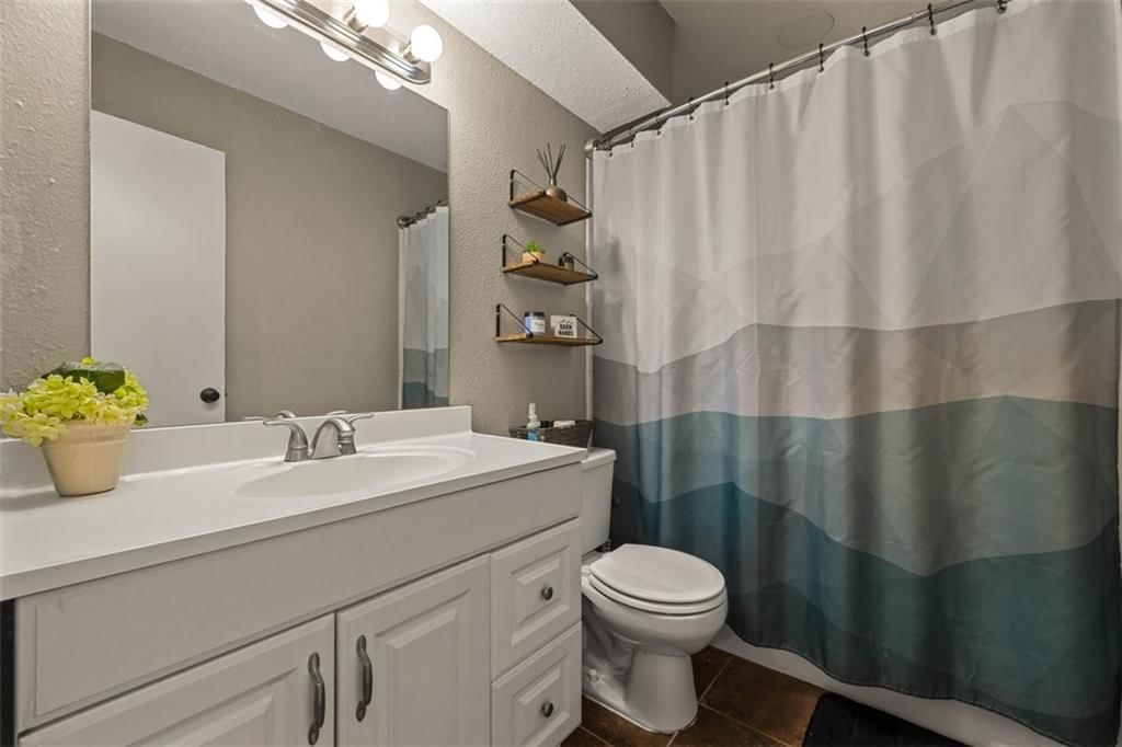 724 N Curtis Street — photo 46