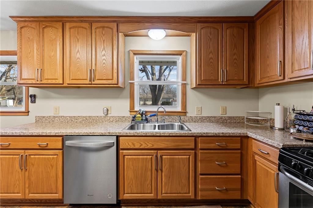 1411 S Willow Street — photo 12