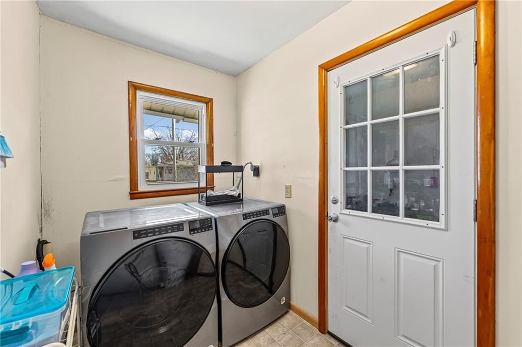 1411 S Willow Street — photo 23