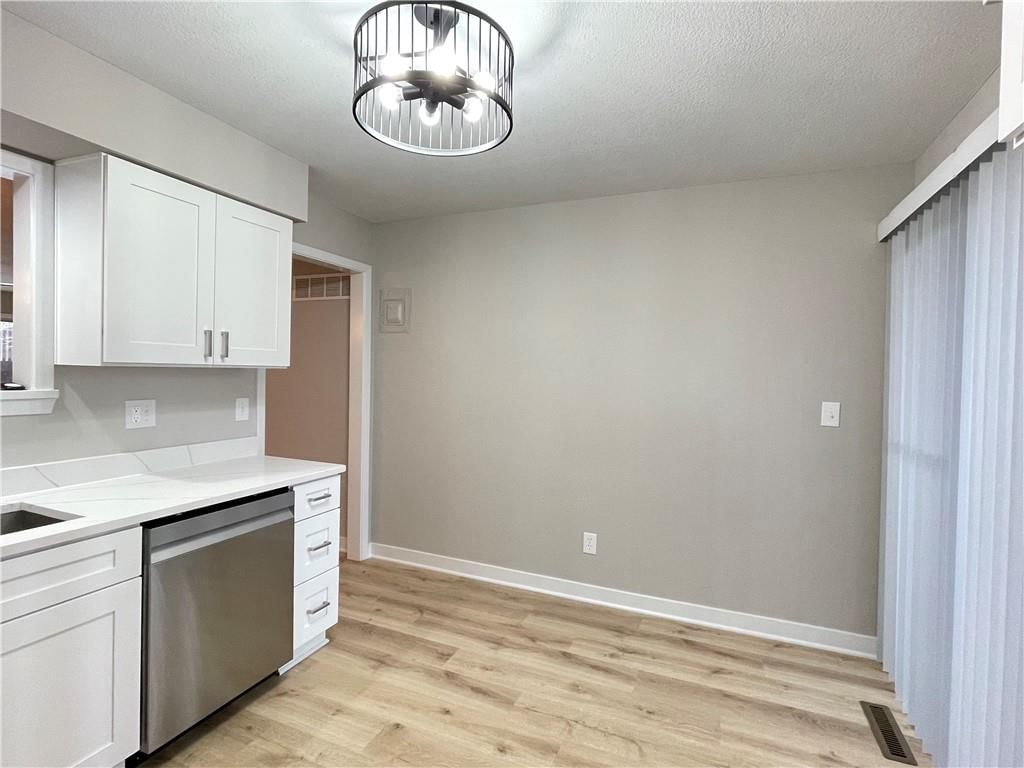 407 W 104th Street — photo 10
