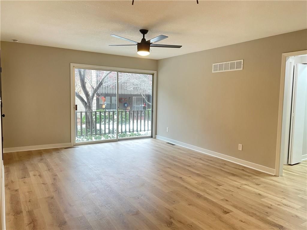 407 W 104th Street — photo 11