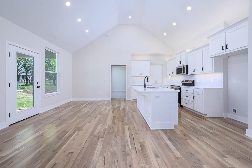 2703 Stone Creek Avenue — photo 4