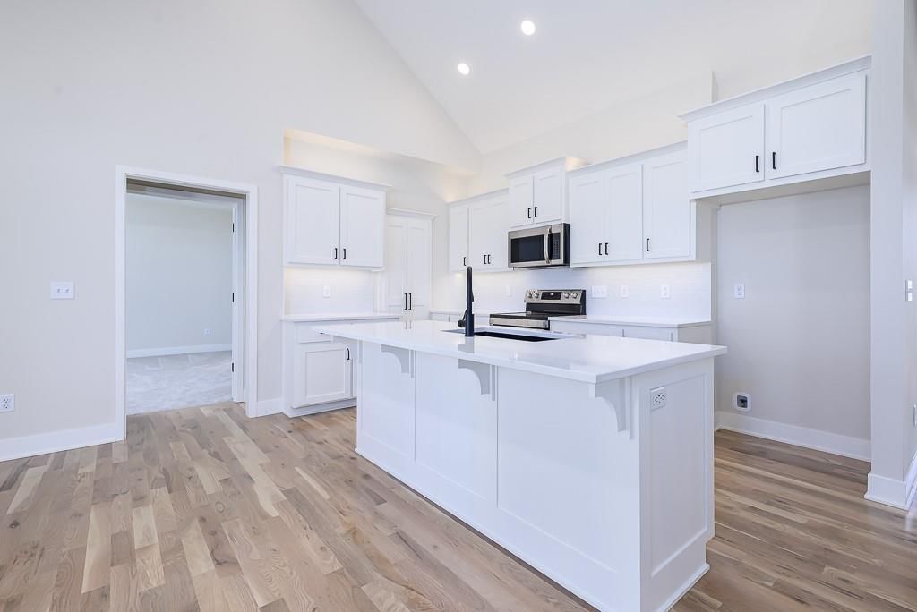 2703 Stone Creek Avenue — photo 5