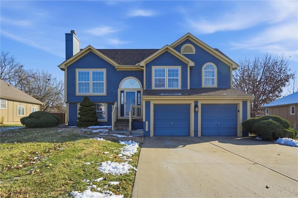 713 S Sunset Lane, Raymore, MO