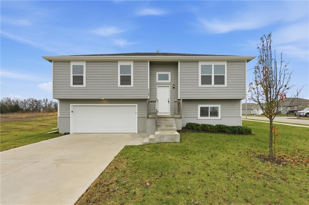 21295 W 218th Terrace, Spring Hill, KS