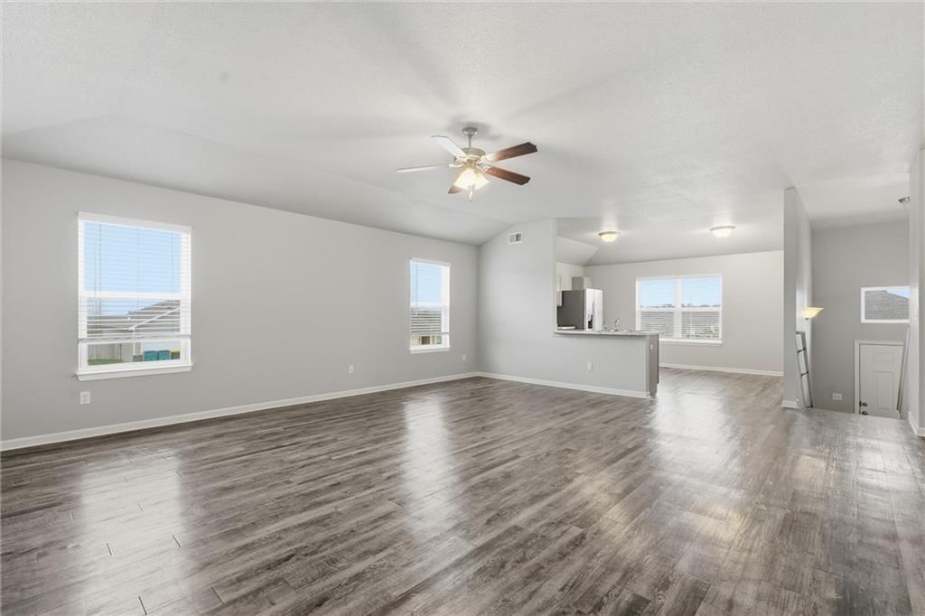 21295 W 218th Terrace — photo 4