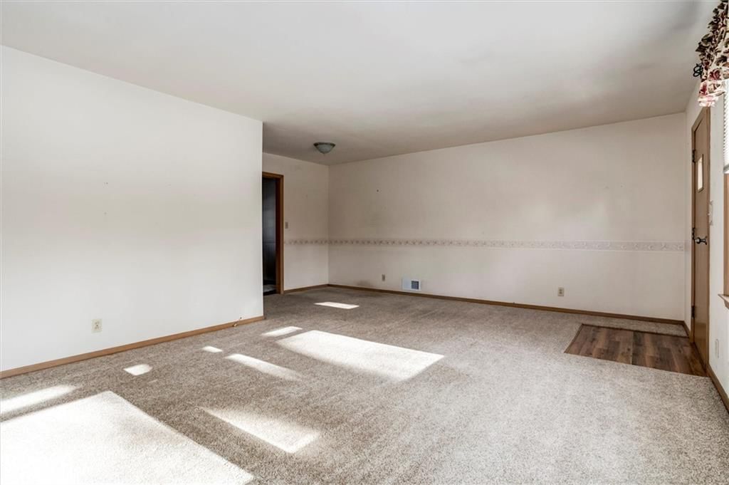 8819 W 88th Street — photo 6