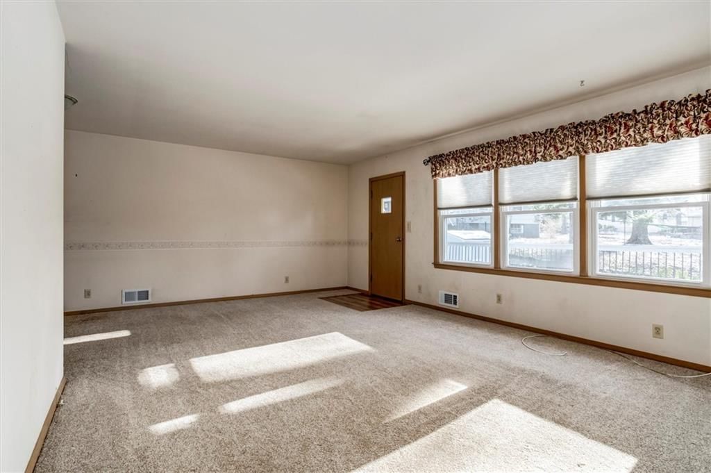 8819 W 88th Street — photo 7