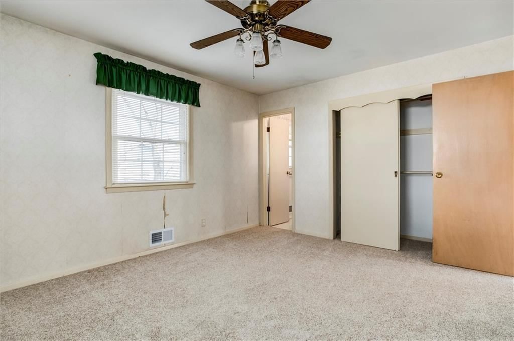 8819 W 88th Street — photo 8