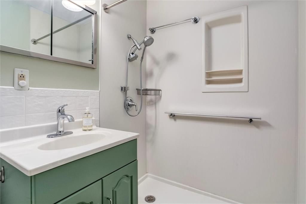 8819 W 88th Street — photo 11