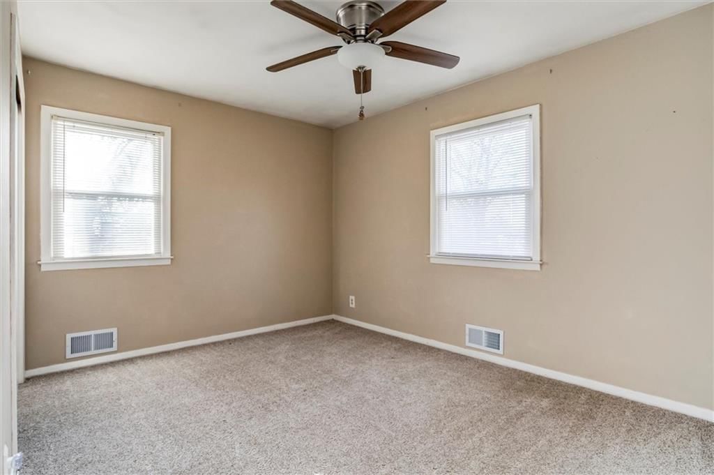 8819 W 88th Street — photo 12