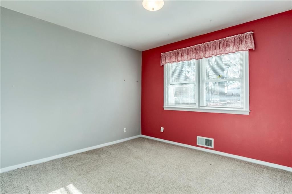 8819 W 88th Street — photo 17