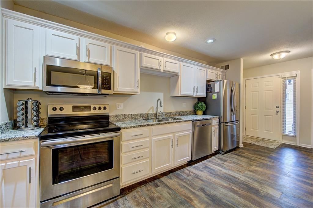 2104 SW Gooseberry Lane — photo 2