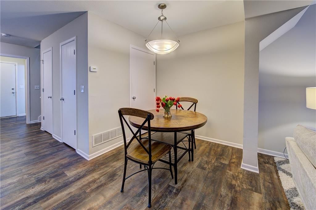 2104 SW Gooseberry Lane — photo 3