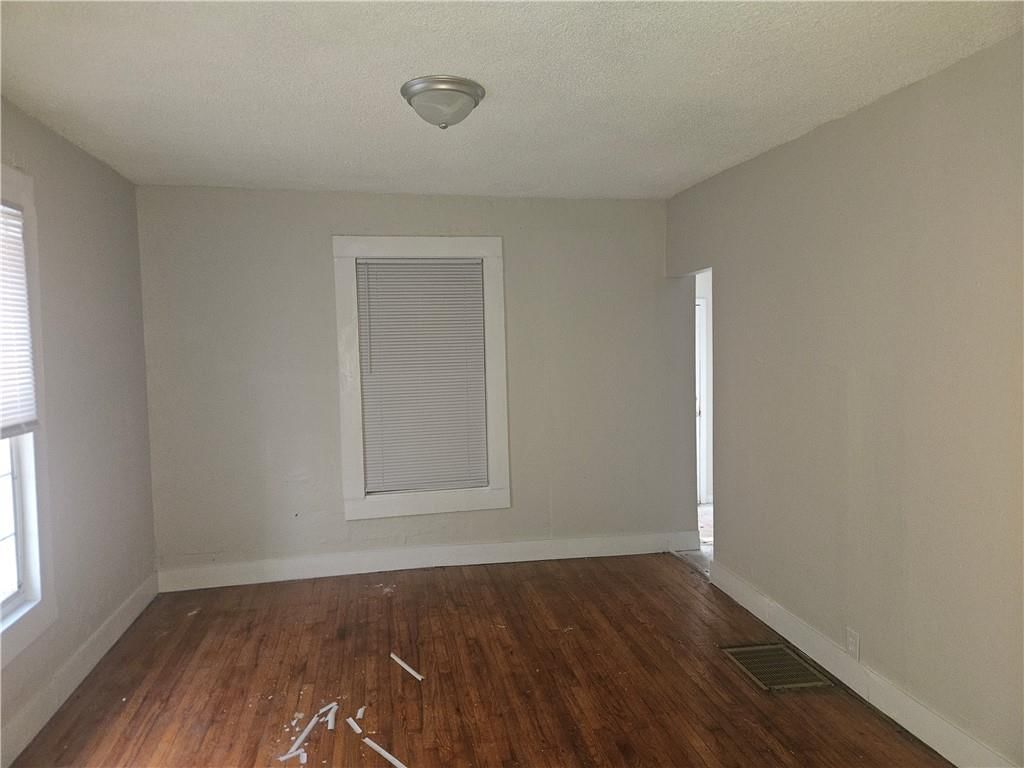 1605 E 37th Street — photo 9