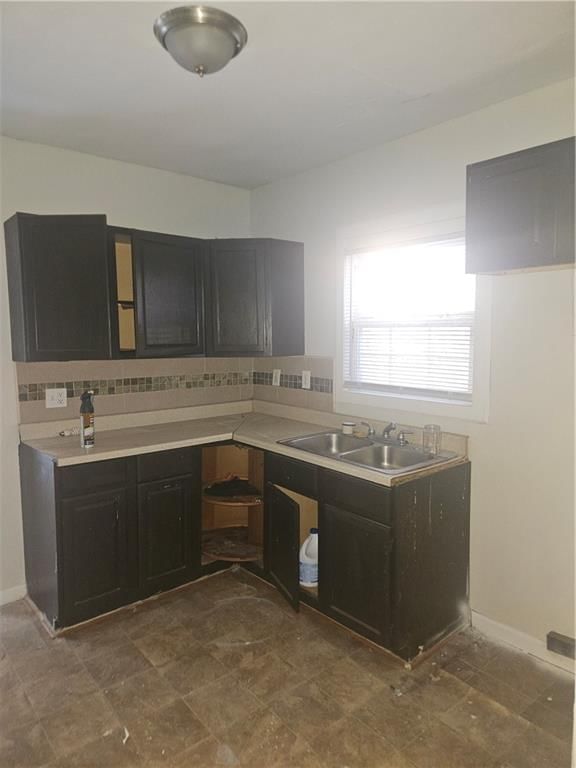1605 E 37th Street — photo 12