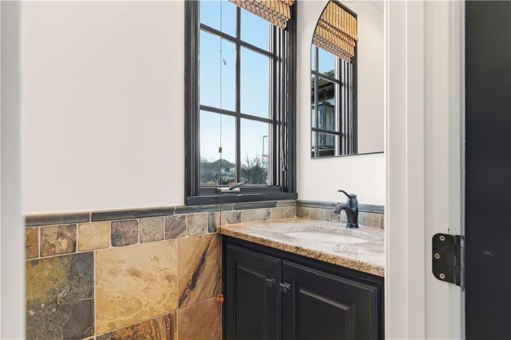 5015 W 147TH Street — photo 34