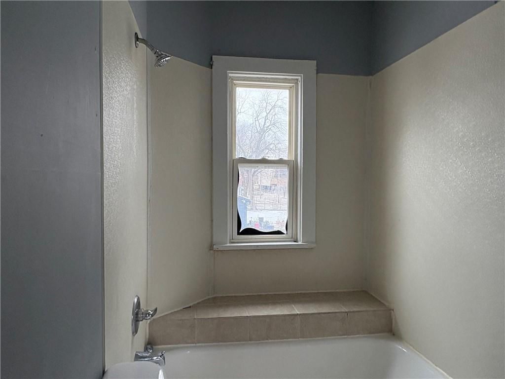 330 N Cherry Street — photo 10