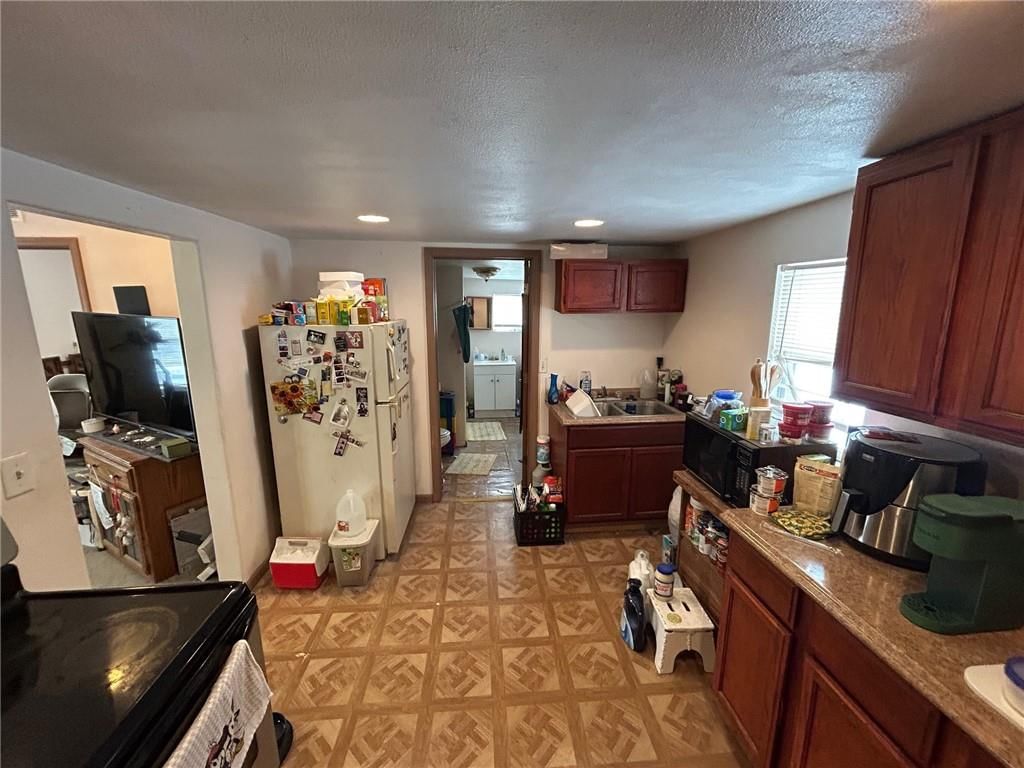 15918 & 15922 E Truman Road — photo 6