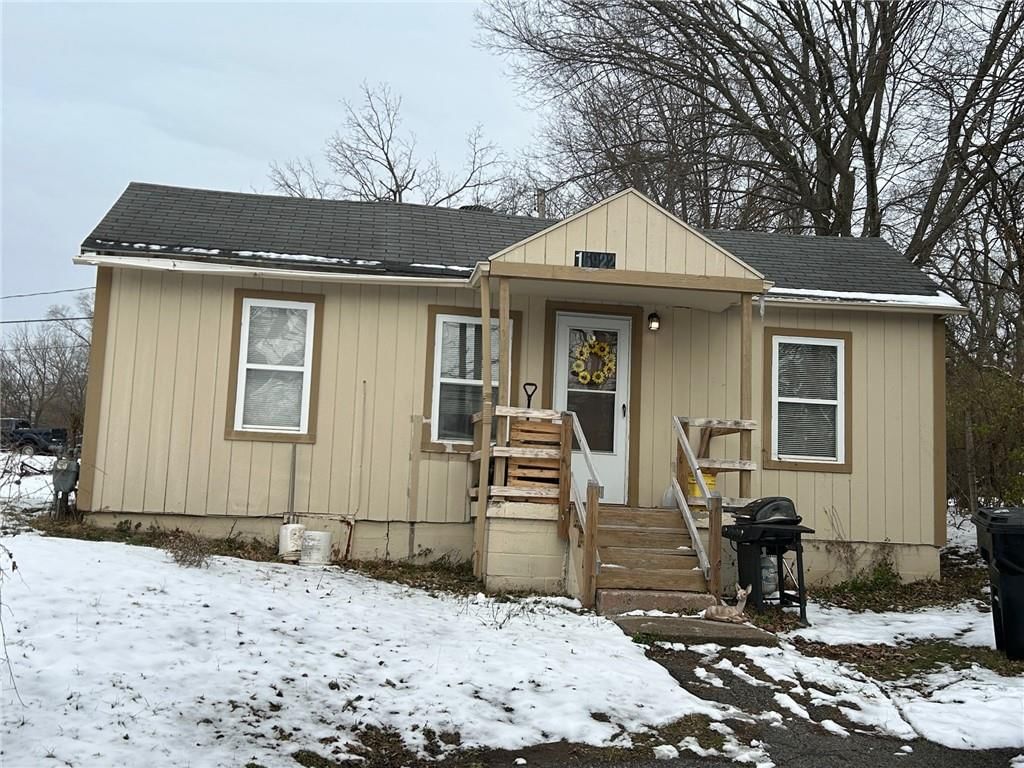 15918 & 15922 E Truman Road — photo 11