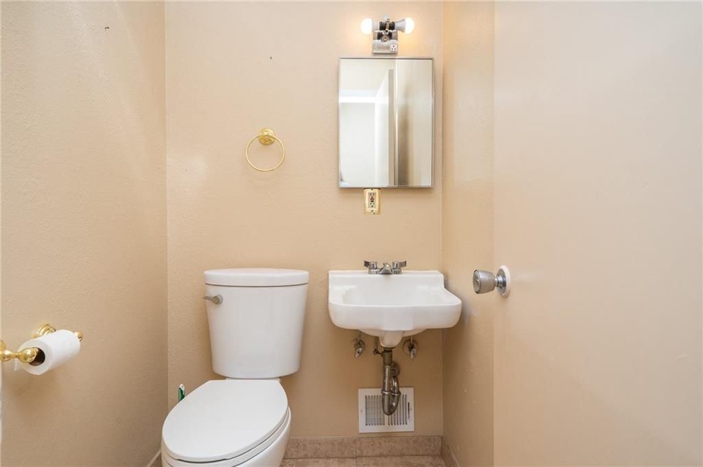255 N Michigan Street — photo 13