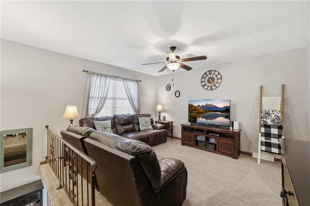2608 NW Pembroke Court — photo 3