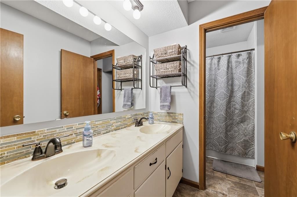 2608 NW Pembroke Court — photo 13