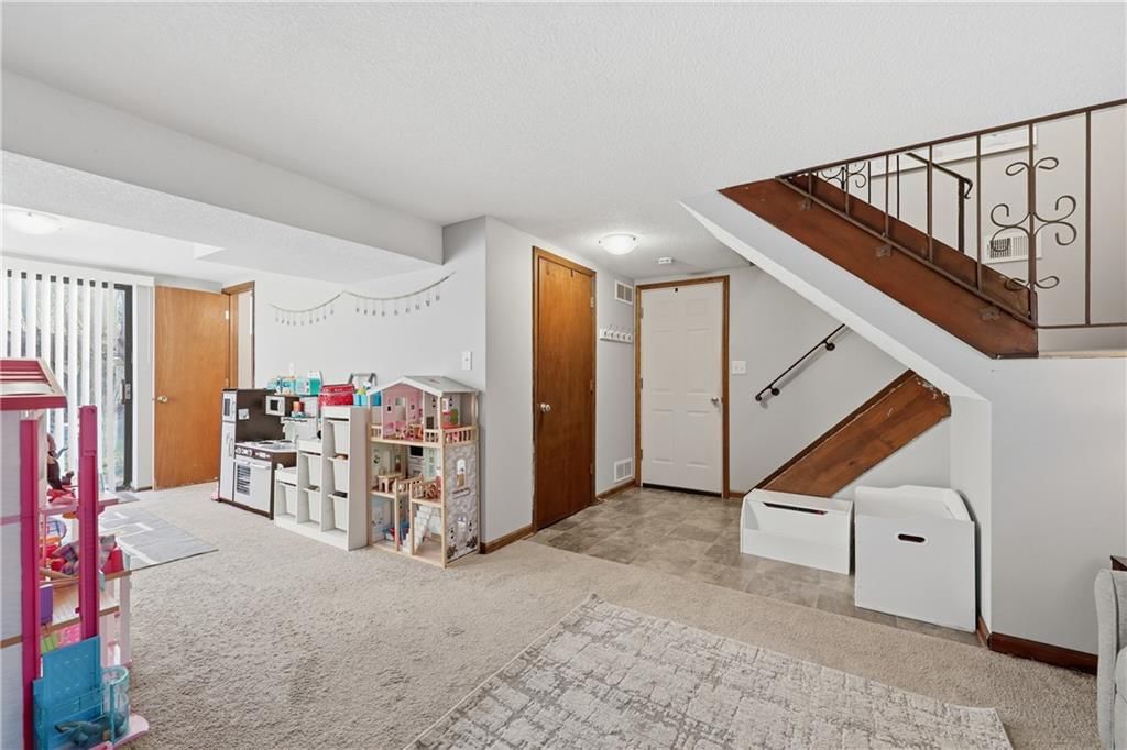 2608 NW Pembroke Court — photo 17