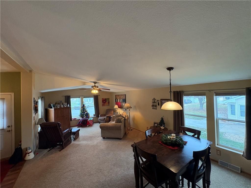 907 NE Cherry Court — photo 8