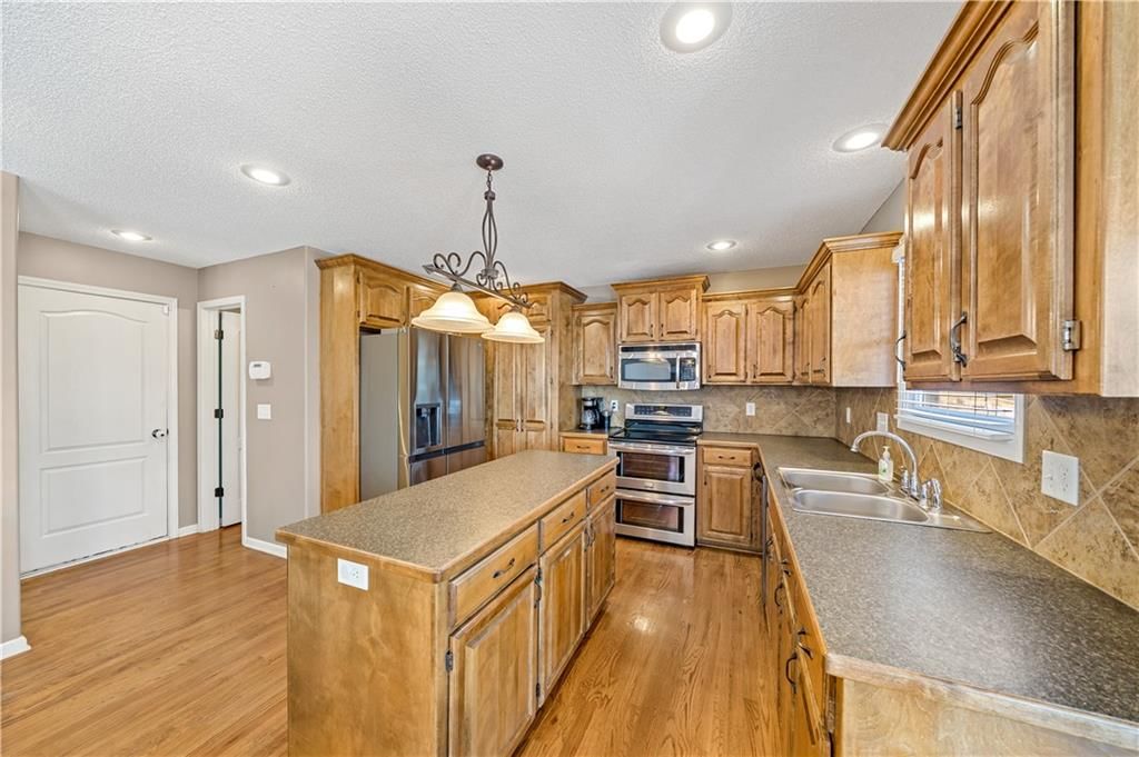 9711 N Donnelly Avenue — photo 11
