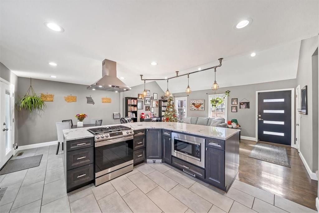 12418 W 100th Street — photo 10