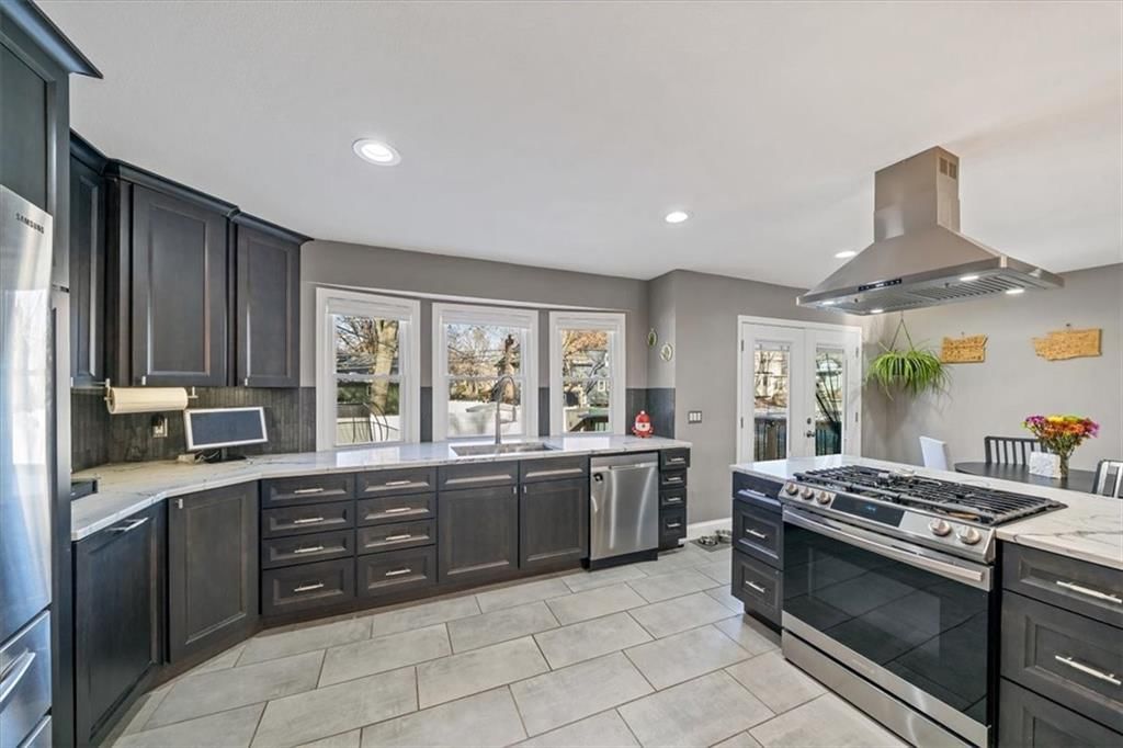 12418 W 100th Street — photo 11