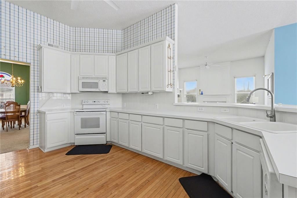 9205 N Campbell Court — photo 10
