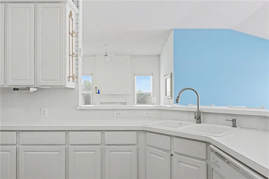 9205 N Campbell Court — photo 11