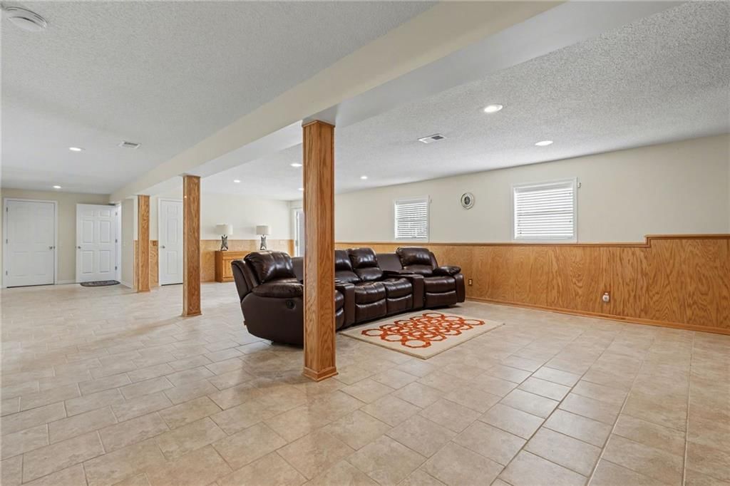 9205 N Campbell Court — photo 30