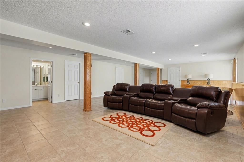 9205 N Campbell Court — photo 31