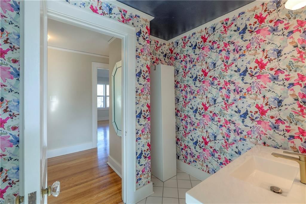 100 E 68th Terrace — photo 33