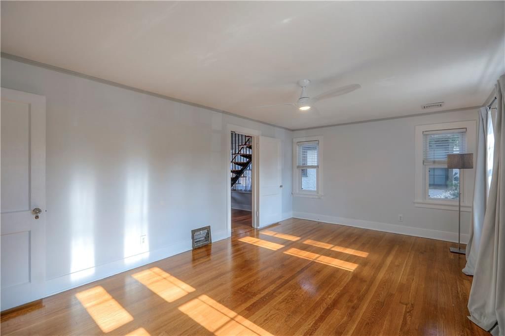 100 E 68th Terrace — photo 37